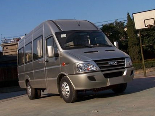 都靈依維柯16座